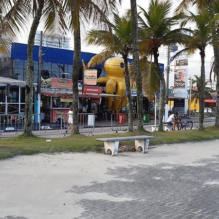 Guarujá Beachside Condo: Pool, BBQ & Flexible Check-in Exterior photo