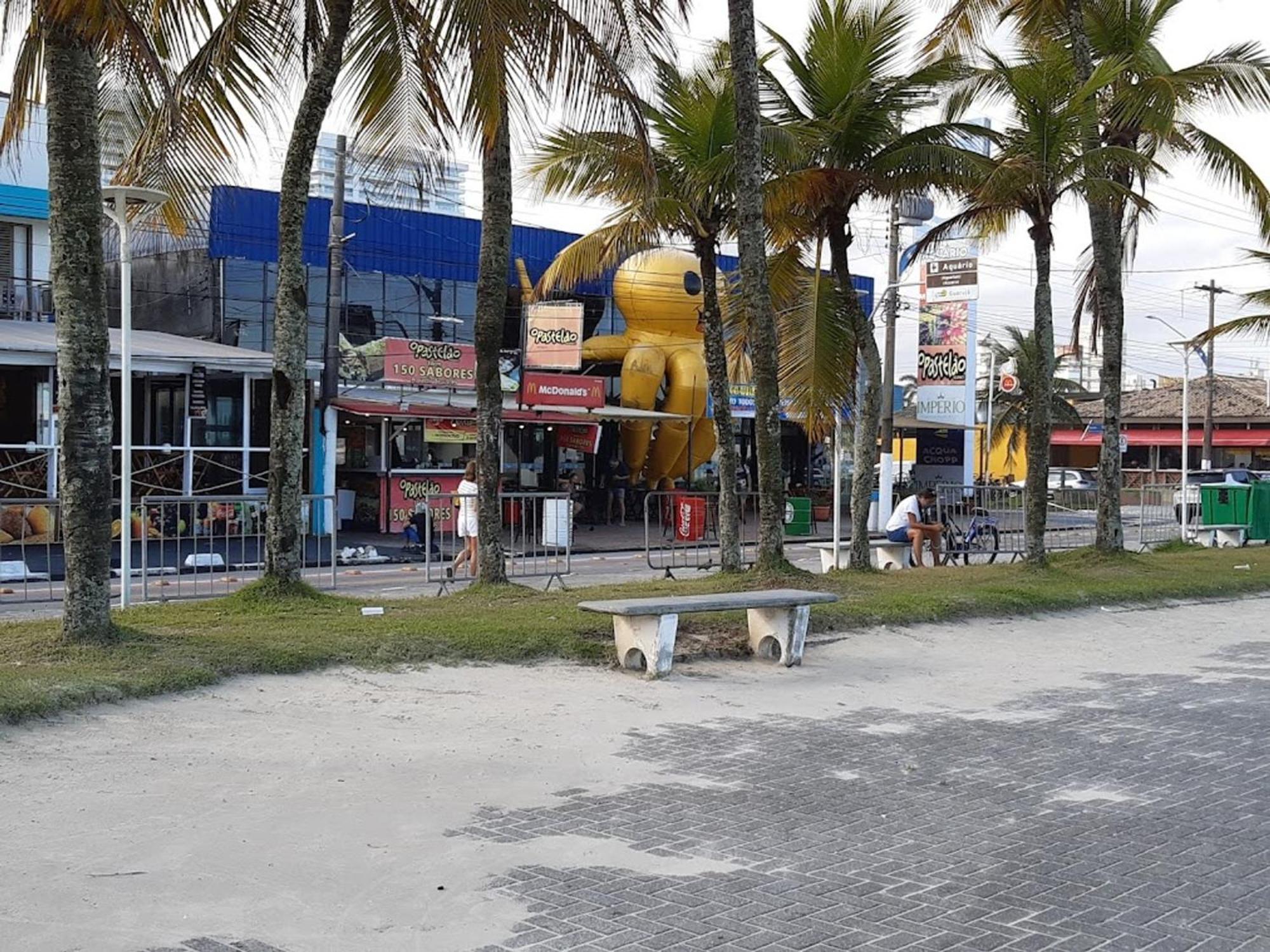 Guarujá Beachside Condo: Pool, BBQ & Flexible Check-in Exterior photo